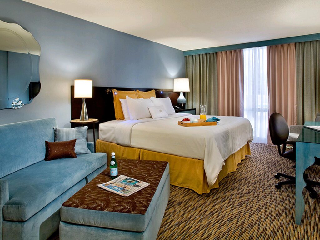 Crowne Plaza Lombard Downers Grove